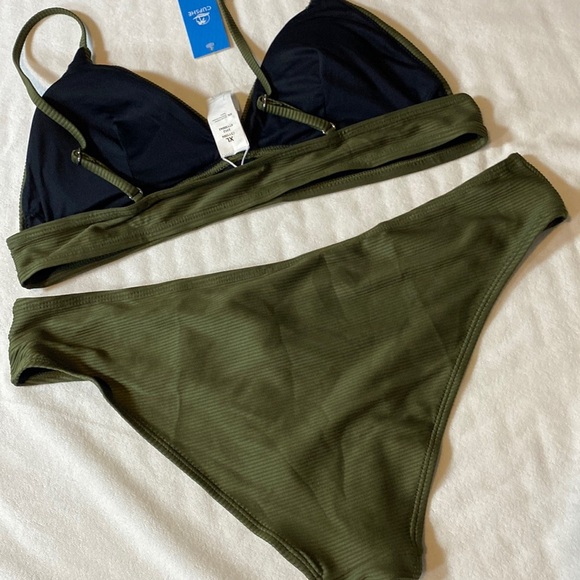 CUPSHE Two Piece Bikini Triangle Textured Set - Picture 10 of 16